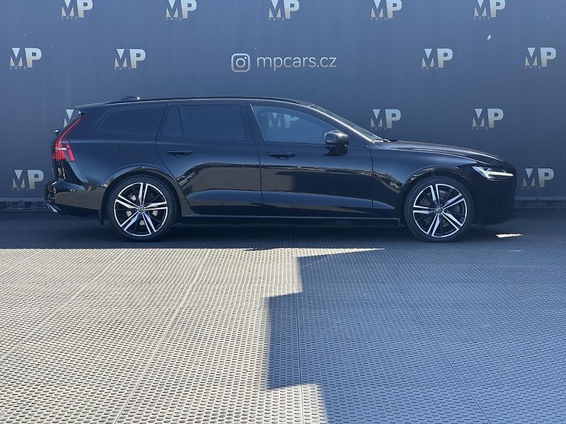 Volvo V60 (2020) 2,0 T8 4X4, Recharge, Polestar - fotka 4 z 47