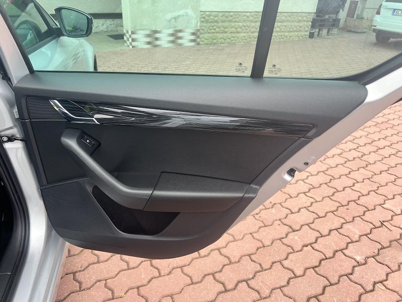 Škoda Octavia 1.5TSI 110KW,STYLE,DSG,ALU,DPH - fotka 20 z 43