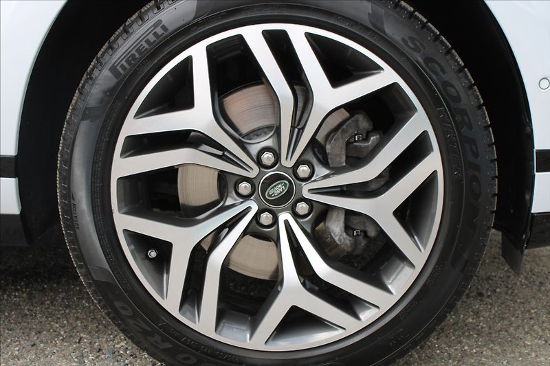 Land Rover Range Rover Evoque 2,0 P250  DPH,4x4,R-DYNAMICS - fotka 38 z 42