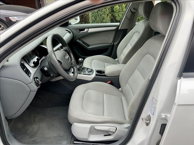Audi A4 2,0 TDi KLIMA / rezervace - fotka 10 z 40