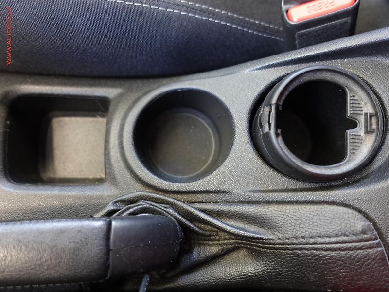 Citroën C4 (2012) 1.6 VTi, 2.maj,ČR, servis - fotka 19 z 19
