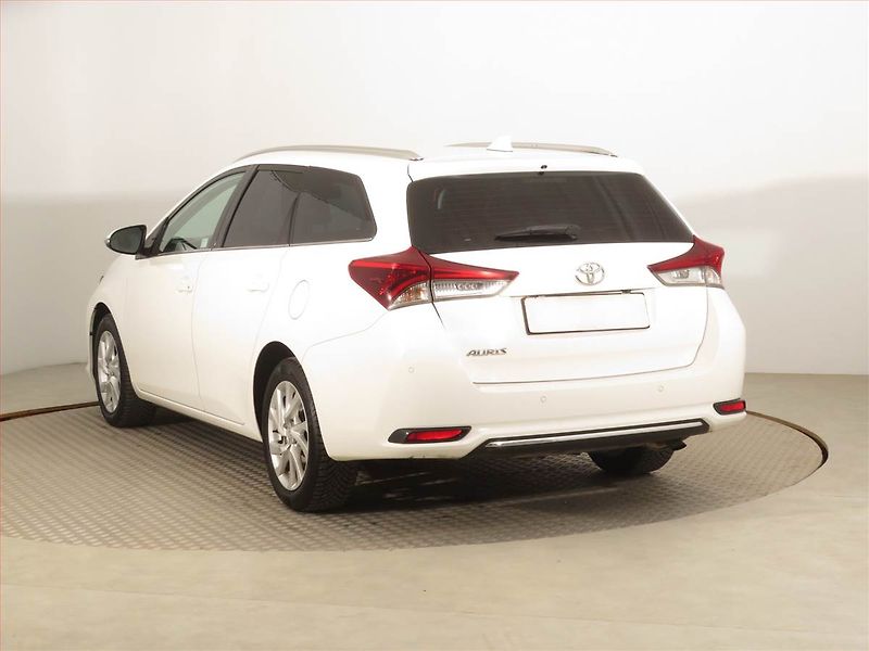 Toyota Auris (2017) 1.6 Valvematic, Serv.kniha - fotka 4 z 16