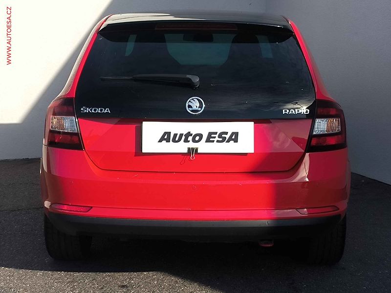 Škoda Rapid (2015) 1.2 TSi, Sport, xenon, panor - fotka 5 z 18