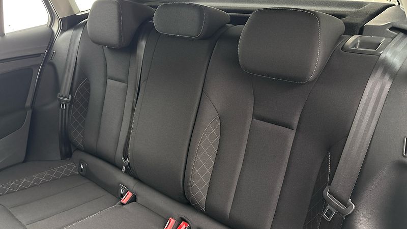 Škoda Scala 1.0 TSI Ambition - fotka 16 z 23