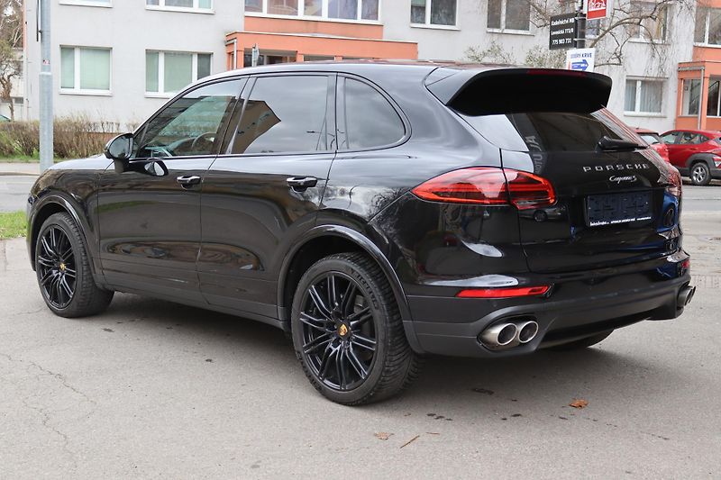 Porsche Cayenne S DIESEL 4.2 V8 283kW 4X4 DPH - fotka 11 z 50