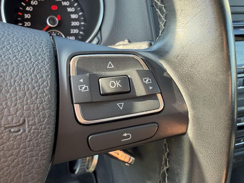 Volkswagen Golf (2011) VI 1,4i16V STYLE 1 MAJITEL - fotka 46 z 66