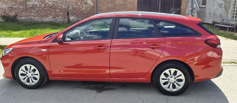 Hyundai i30 (2019) - fotka 3 z 13