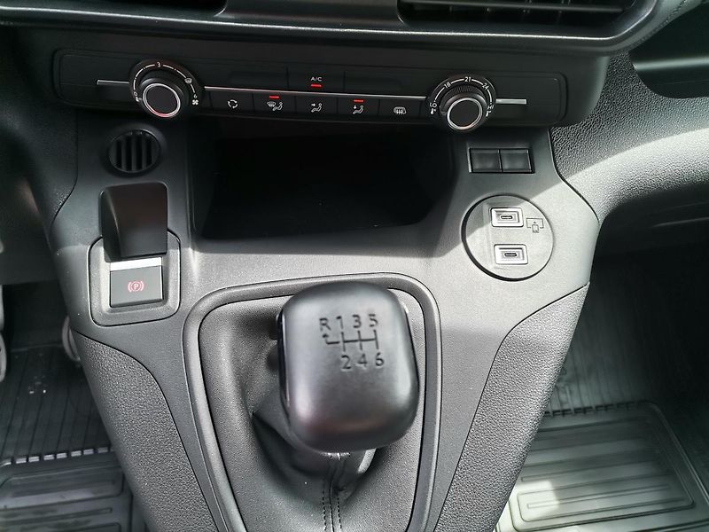 Toyota ProAce City (2025) LWB 130K Multimédia SmartCargo - fotka 10 z 12