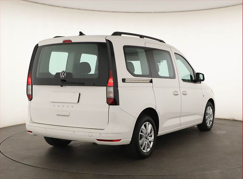 Volkswagen Caddy (2022) Life 2.0 TDI, 5Míst, ČR, 1Maj - fotka 5 z 20
