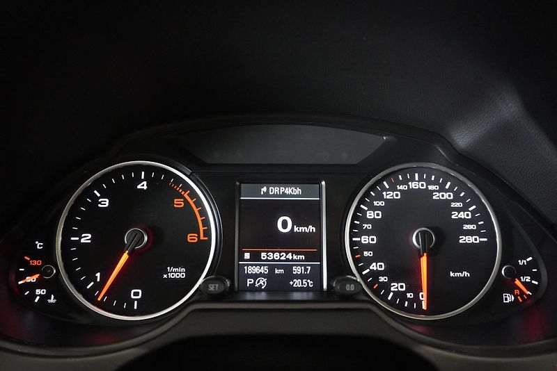 Audi Q5 3.0 TDI 190kW QUATTRO S-LINE - fotka 22 z 37