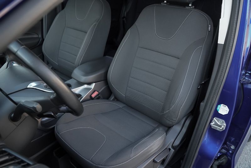 Ford Kuga 2.0 TDCi TITANIUM 4x4 - fotka 16 z 24