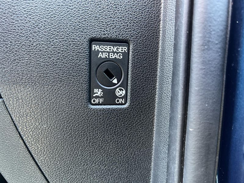Škoda Karoq Style 1.5TSi NAVI KAMERA ALU - fotka 37 z 44