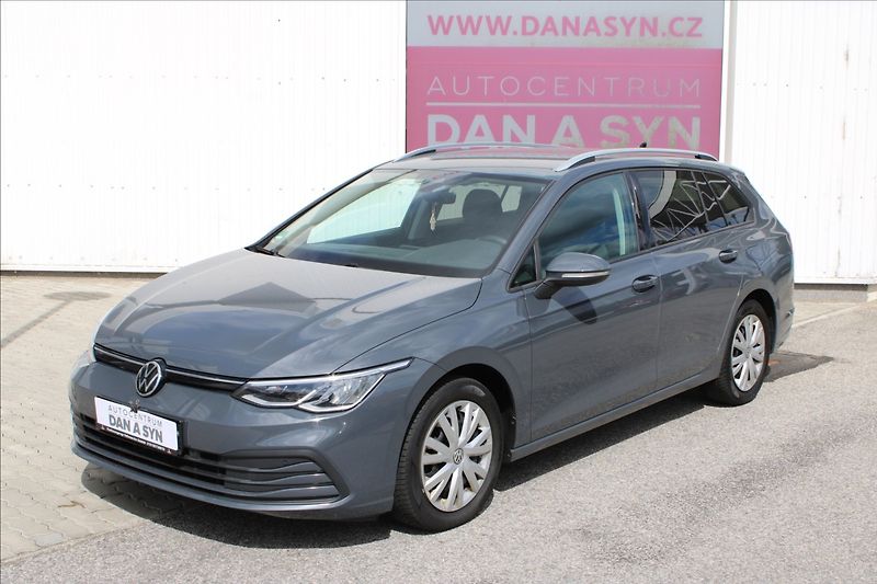 Volkswagen Golf 1,5 TSI 1. majitel - fotka 1 z 4