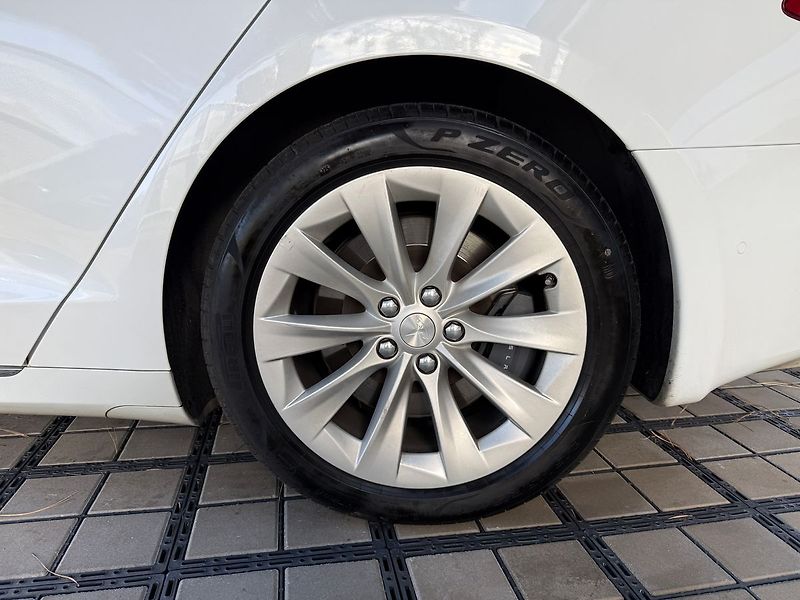 Tesla Model S Long Range Plus AWD EAP - fotka 7 z 37