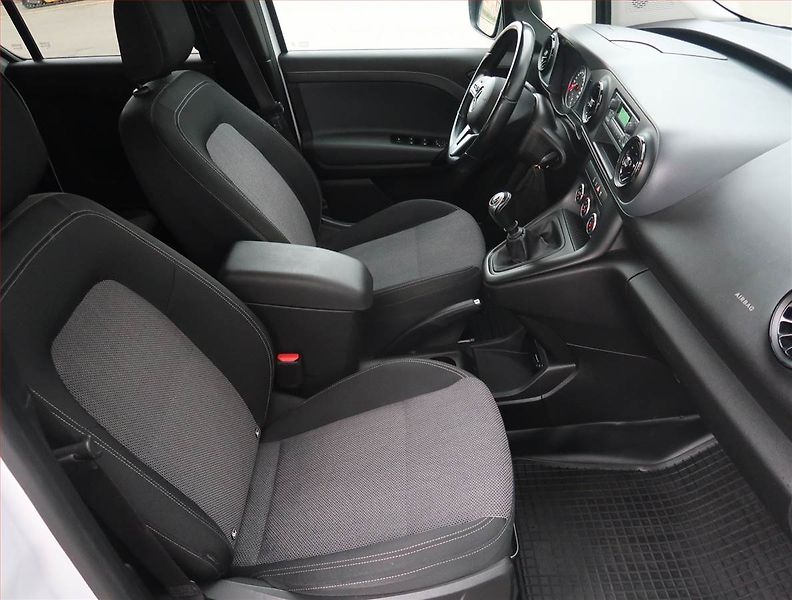 Mercedes-Benz Citan (2023) 110 CDI, 5Míst, ČR, 1Maj, DPH - fotka 9 z 20