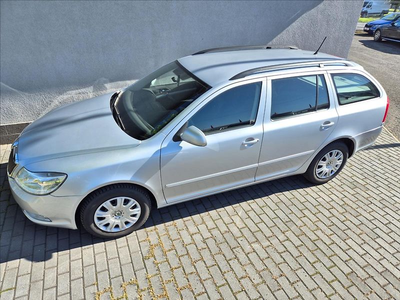 Škoda Octavia 1,4 TSI Combi Klima Výhřev ESP - fotka 2 z 28