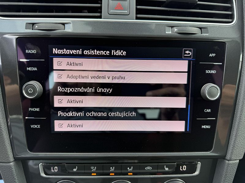 Volkswagen Golf Combi VII 1,6 TDi/85kW - fotka 30 z 66