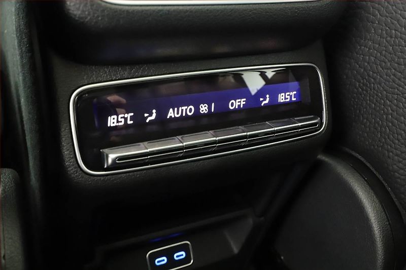 Mercedes-Benz GLS (2024) 450 4MATIC - fotka 22 z 26