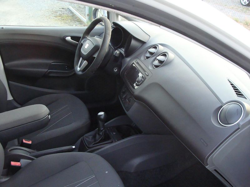 Seat Ibiza 1.2 HTP,51 kW,klima,nová STK - fotka 13 z 35
