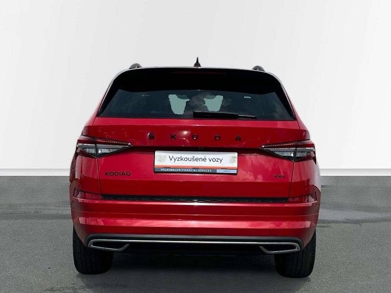 Škoda Kodiaq (2023) 2.0 TSI Sportline 4x4 - fotka 9 z 20