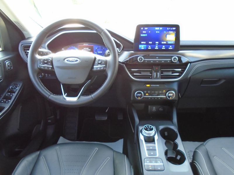 Ford Kuga 2,0EcoBlue 140kW AWD Vignale A - fotka 19 z 50