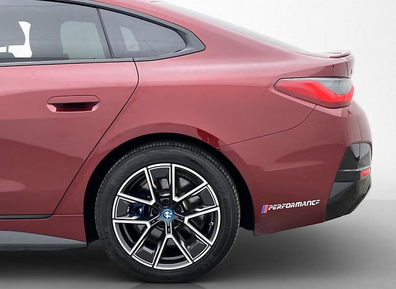 BMW i4 M50 xDrive GC 360kam Tažné LED - fotka 33 z 35