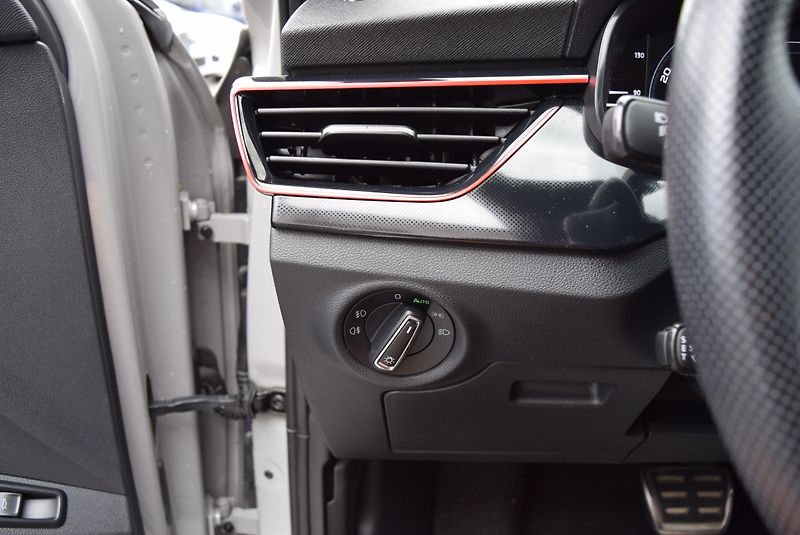 Škoda Scala (2021) 1.0TSI 81kw MONTE CARLO PANO  - fotka 37 z 48
