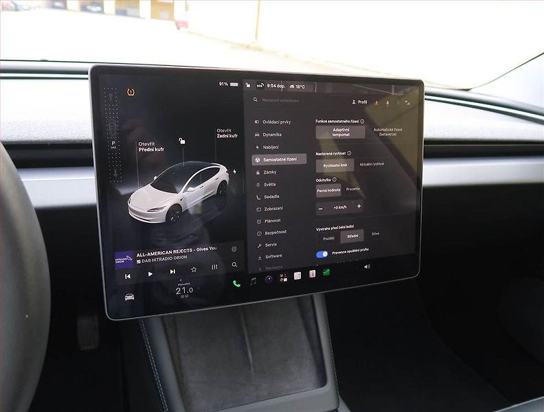 Tesla Model 3 (2023) Standard Range 60kWh, SoH 94% - fotka 25 z 32