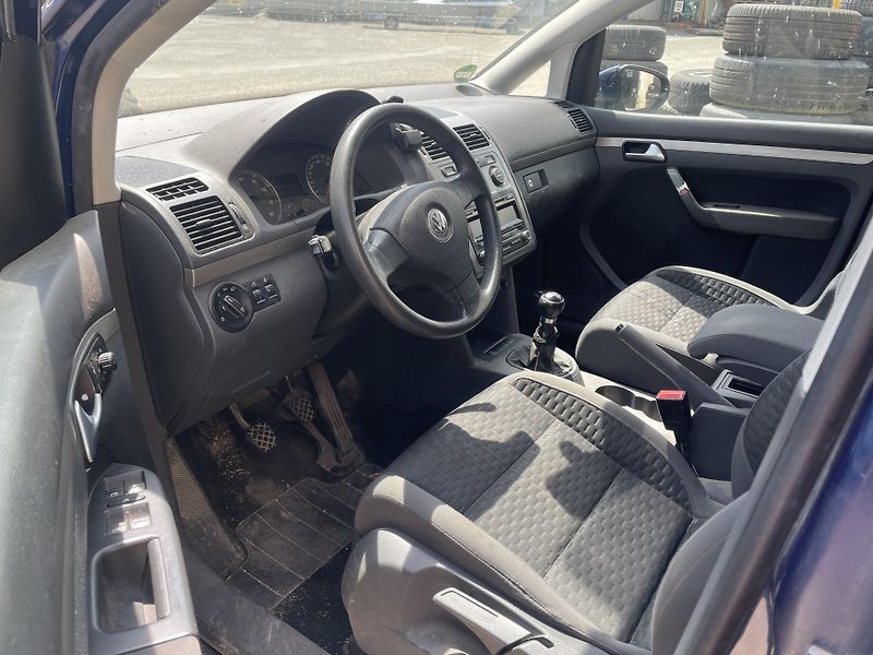 Volkswagen Touran 1.4tsi 103kw NÁHRADNÍ DÍLY - fotka 12 z 14