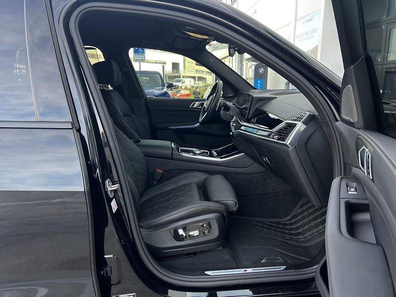 BMW X5 xDrive 30d M-Sport - fotka 9 z 35