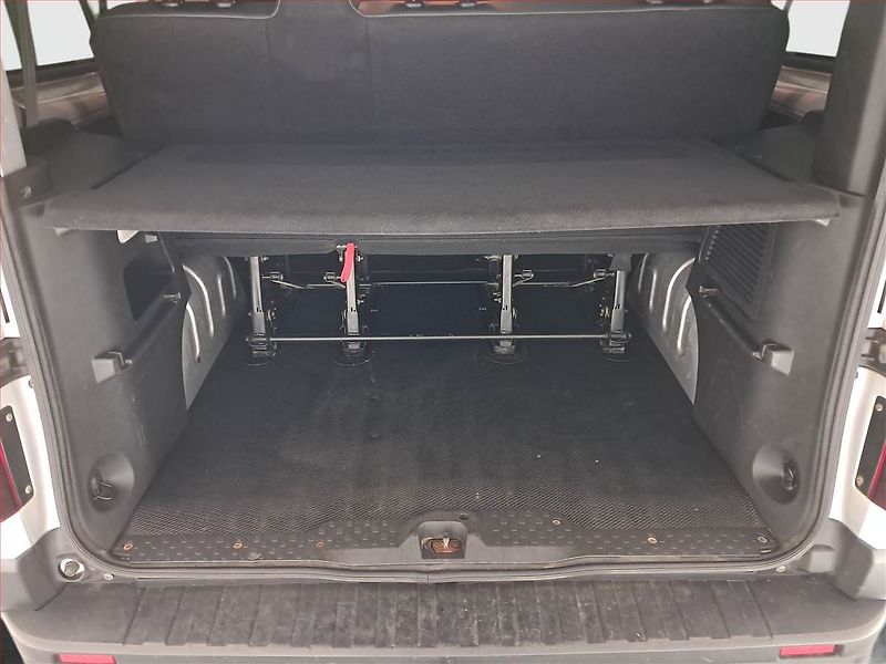 Renault Trafic (2016) 1.6 dCi, Bus, 8Míst, ČR, 1Maj - fotka 14 z 19