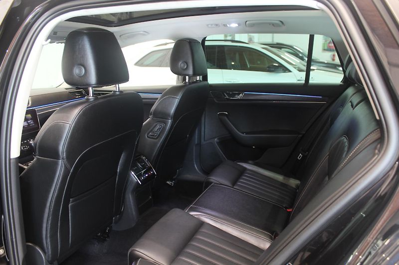 Škoda Superb (2021) 2.0TDI DSG Edition Style+ - fotka 19 z 39