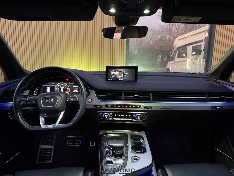 Audi SQ7 (2019) 4.0 TDI Bose, Nočné videnie - fotka 4 z 25