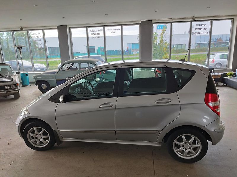 Mercedes-Benz Třídy A (2008) 1,5i 70KW,AUTOMAT,XEN,ALU,KŮŽE - fotka 9 z 19