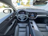 Volvo V60 B4 FWD PLUS DARK // 1. Maj. - náhled 17