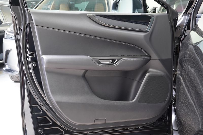 Lexus NX 350h 1.MAJ,DPH,Kamera,El.kufr - fotka 17 z 28