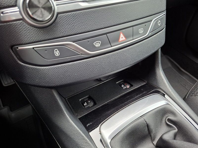 Peugeot 308 SW ACTIVE PACK 1.5 BHDi 130k M - fotka 25 z 26