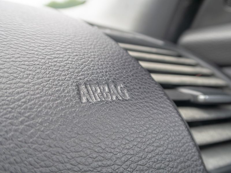 BMW Řada 1 (2007) 2.0i 125KW man – TAŽNÝ - fotka 25 z 40