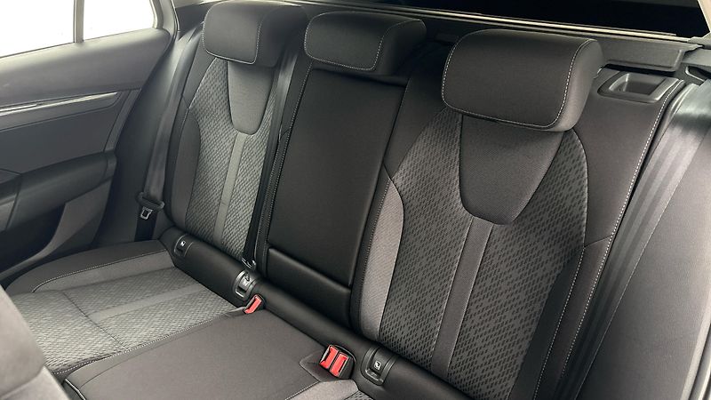 Škoda Octavia 2.0 TDI Style Combi - fotka 16 z 25