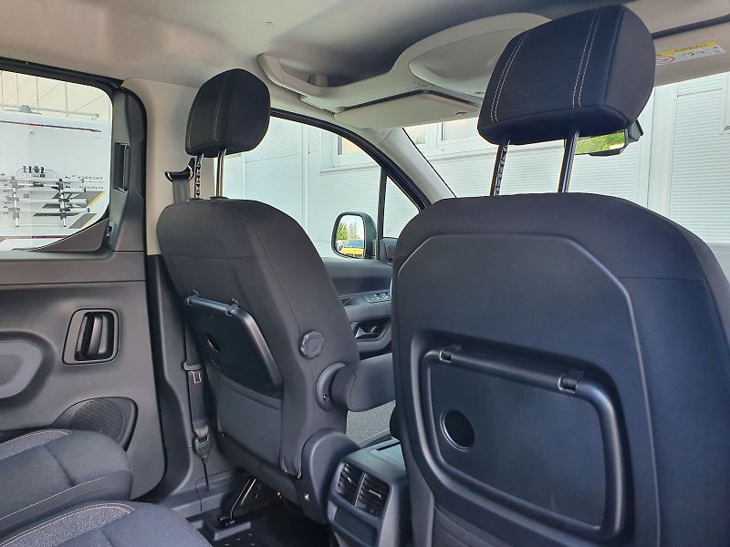 Peugeot Rifter (2026) LONG ALLURE BlueHDi 130 S&S MA - fotka 9 z 15