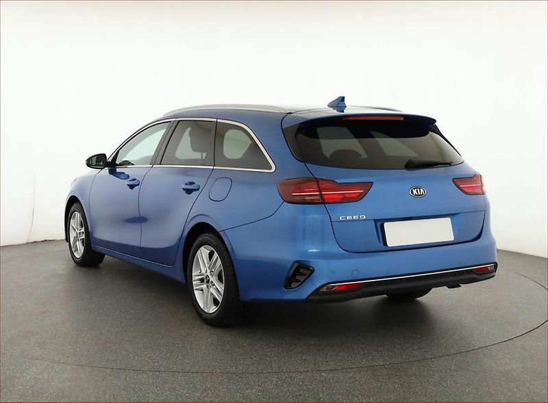 Kia Ceed (2021) 1.5 T-GDI, Navi, Tempomat - fotka 4 z 14