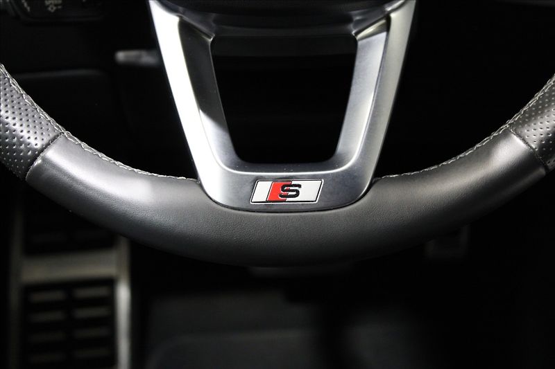 Audi Q7 3,0 TDI quattro  S line - fotka 33 z 37