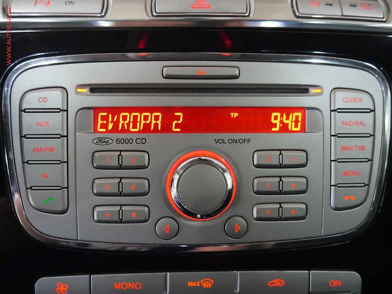 Ford S-MAX (2010) 2.0TDCi 7Míst, AC, tempo - fotka 14 z 18