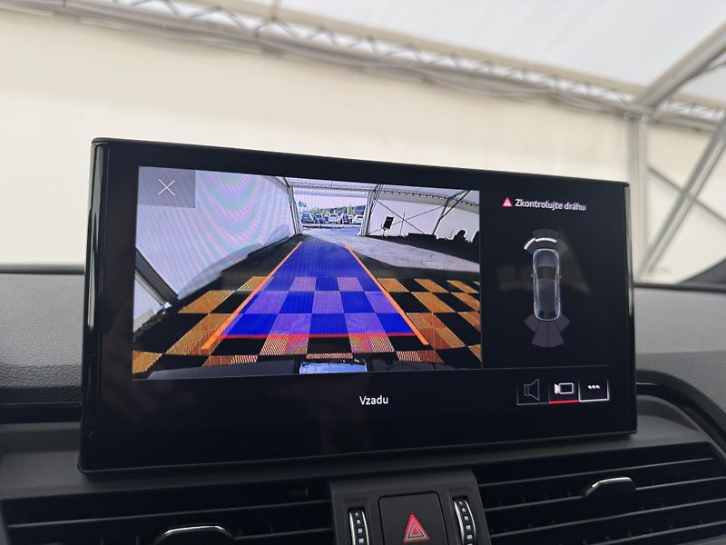 Audi Q5 SB*40tdi*ČR*DPH*S-Line*Vzduch* - fotka 30 z 42