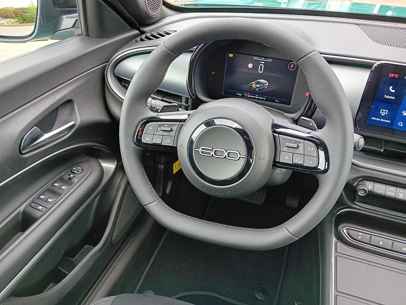 Fiat 600 (2026) 1,2T HYBRID 145k SPORT /IHNED/ - fotka 11 z 20