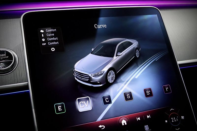 Mercedes-Benz Třídy S 580 Long 4Matic V8 370 kW - fotka 35 z 43