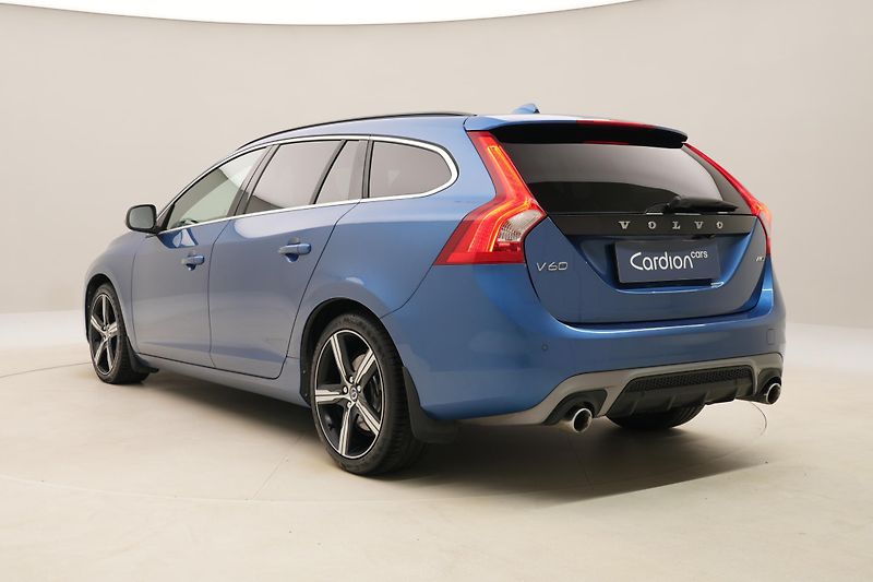 Volvo V60 D4 AWD R-DESIGN AUT  - fotka 10 z 41