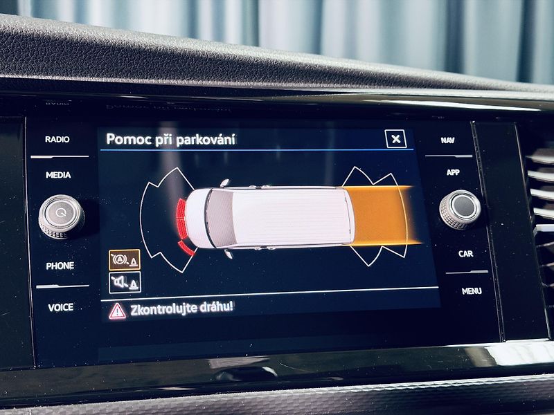 Volkswagen Caravelle (2023) 6.1*BULLI*LONG*DSG*TDI - fotka 27 z 39