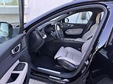 Volvo XC60 B5 AWD PLUS DARK // REZERVACE  - náhled 11