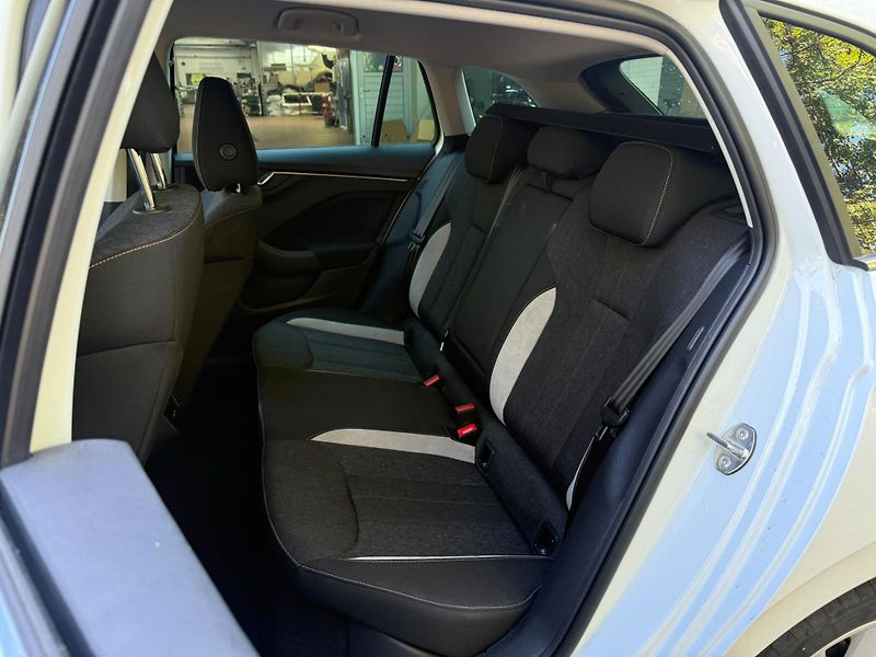 Škoda Scala Top Selection 1.5 TSI 110kw DS - fotka 19 z 23